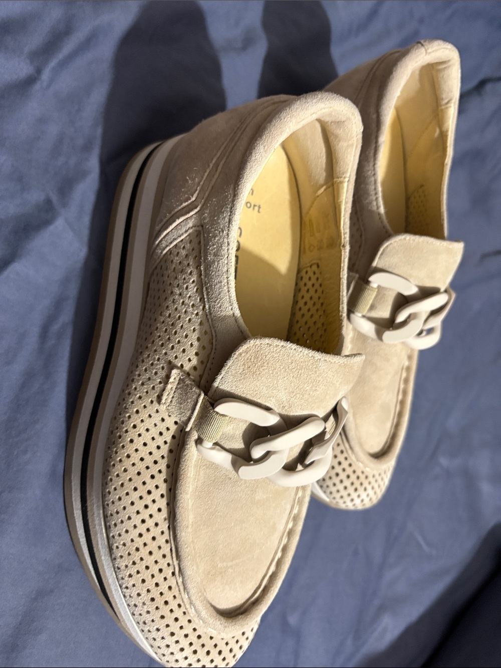 NWT SOFTWAVES Beige Suede Perforated Loafers with Chain Accent size; 7 for women